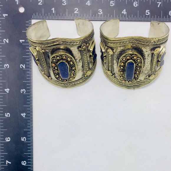 Single Vintage Kuchi Cuff Bracelet: Afghani Tribal Jewelry Inlaid with Stones - Picture 4 of 7